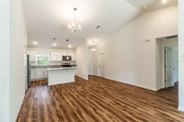 3075 EDWIN AVE, North Port, FL 34288