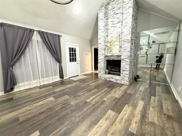 2612 Highwood DR, Claremore, OK 74017