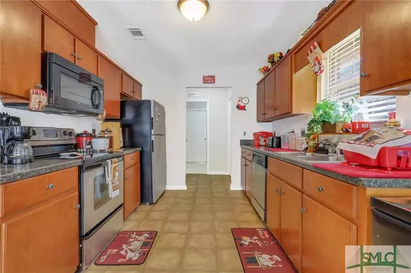 196 Gloucester DR, Midway, GA 31320