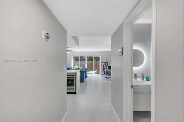 6825 W 2nd Ln, Hialeah, FL 33014