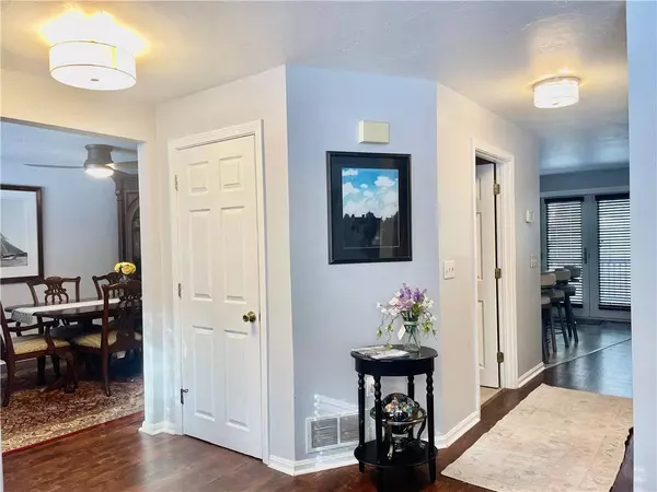 17 Dayna DR, West Greenwich, RI 02817