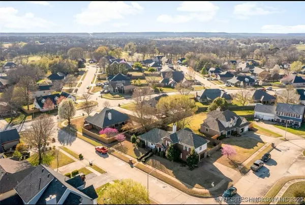 2612 Highwood DR, Claremore, OK 74017