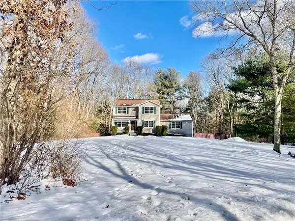 17 Dayna DR, West Greenwich, RI 02817