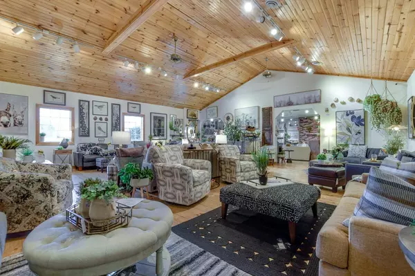 5808 Highway 51, Mcfarland, WI 53558