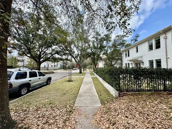 1932 Albans RD, Houston, TX 77005