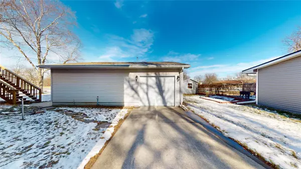 2660 Summer Meadows Drive, Perry, IA 50220
