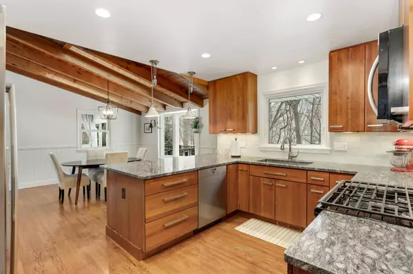 5505 Beard CT, Edina, MN 55410