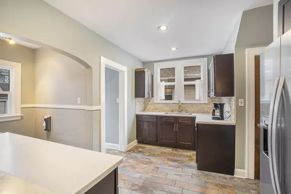 521 Burton SE Street, Grand Rapids, MI 49507