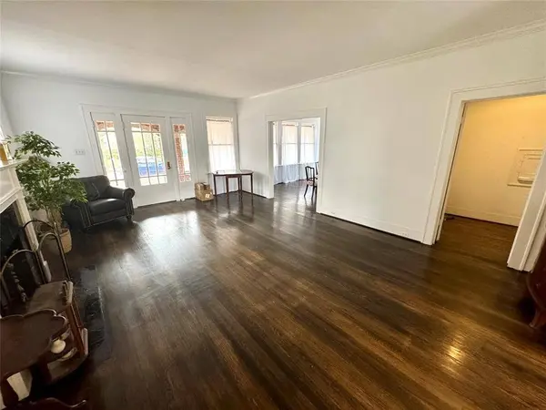 1932 Albans RD, Houston, TX 77005