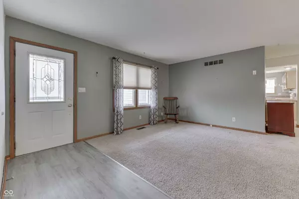 3694 Creekwood DR, Greenwood, IN 46142