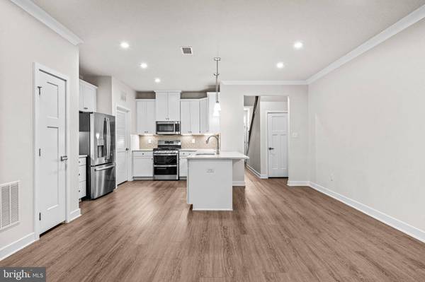 121 HIDDEN ACRES LN, Moorestown, NJ 08057