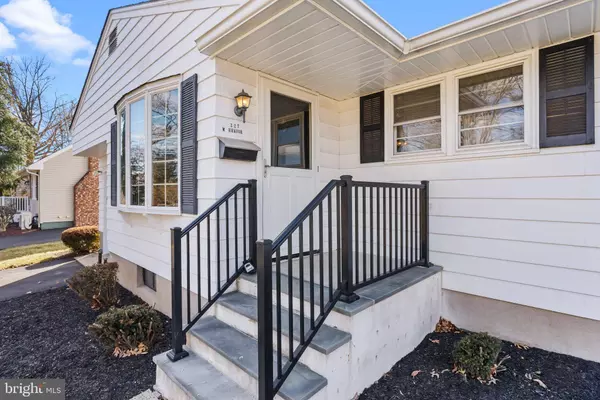 327 HAMILTON BLVD, Morrisville, PA 19067