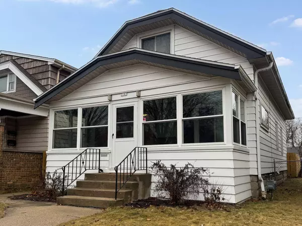 3163 S Hanson, Milwaukee, WI 53207