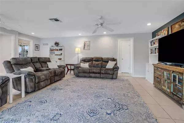 4532 Mackinaw AVE, North Fort Myers, FL 33903