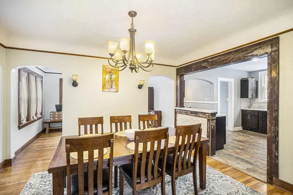 521 Burton SE Street, Grand Rapids, MI 49507