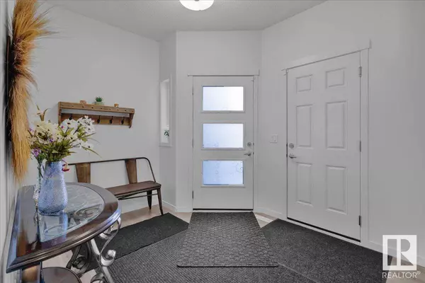 3067 CHECKNITA WY SW, Edmonton, AB T6W 3X8