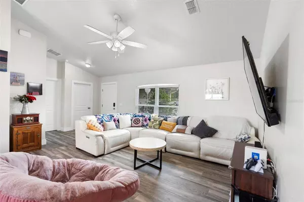 1763 EFLAND TER, Deltona, FL 32738