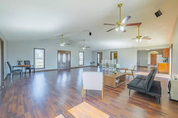 64 Flintville Rd, Flintville, TN 37335