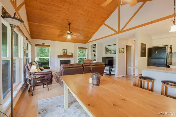 150 Grays Ferry RD, Titus, AL 36080