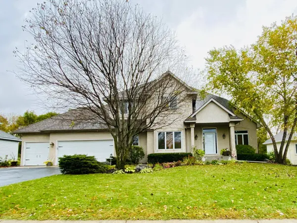 918 Bavaria Hills TER, Chaska, MN 55318