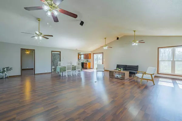 64 Flintville Rd, Flintville, TN 37335