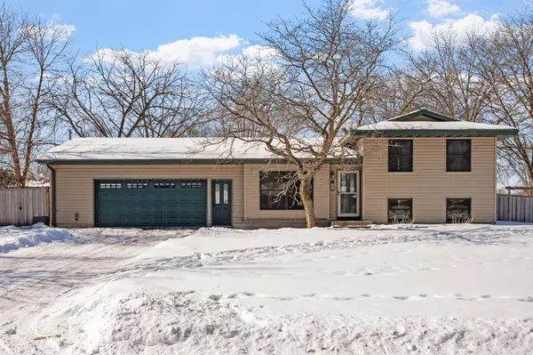 289 117th LN NE, Blaine, MN 55434