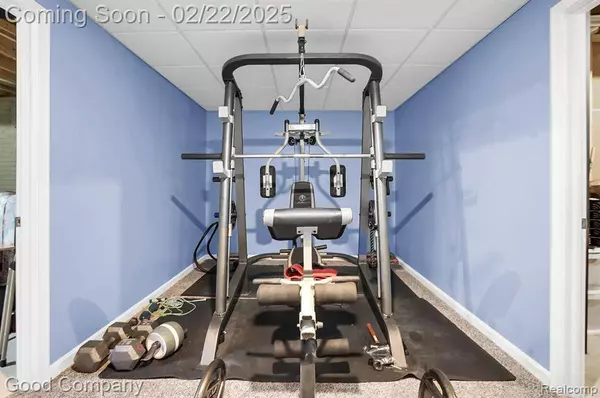 15729 TRAFALGAR Drive, Macomb, MI 48044