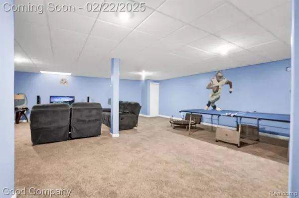 15729 TRAFALGAR Drive, Macomb, MI 48044