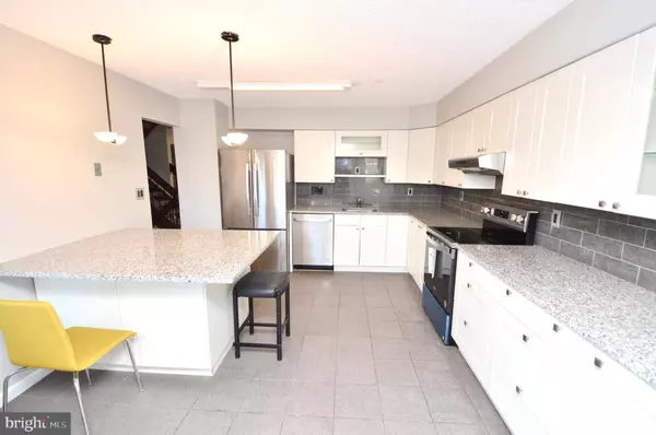 825 SOCIETY HILL, Cherry Hill, NJ 08003