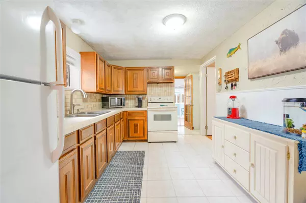 557 Violet AVE, Hyde Park, NY 12538