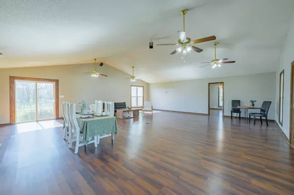 64 Flintville Rd, Flintville, TN 37335