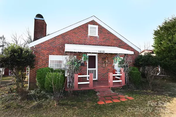 1650 10th AVE NE, Hickory, NC 28601