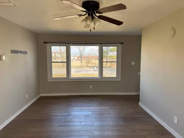 1446 W 6th Street, West Plains, MO 65775