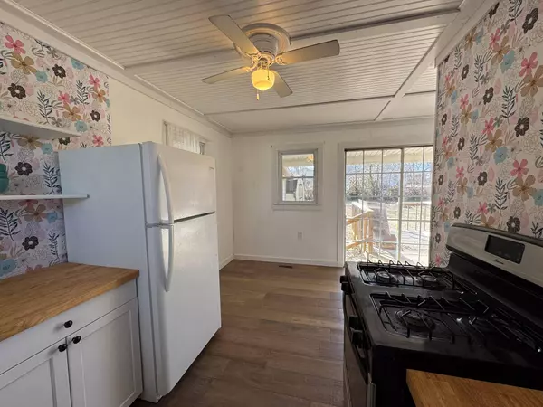 1446 W 6th Street, West Plains, MO 65775