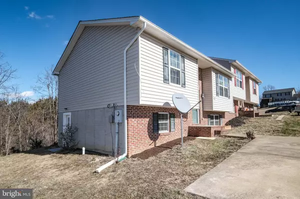 565 STONEWALL ST, Strasburg, VA 22657