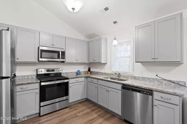 590 Boundary Loop RD NW, Calabash, NC 28467