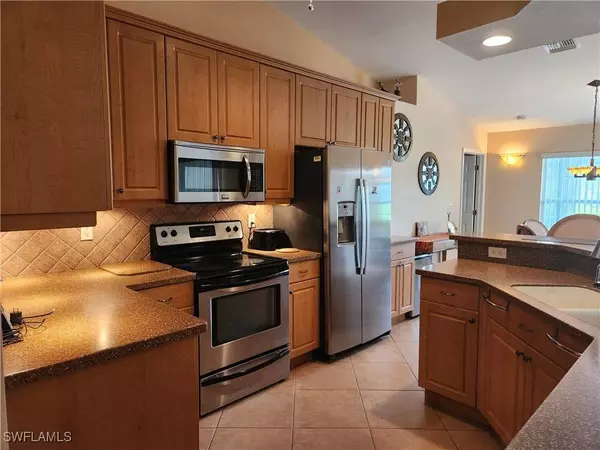 2707 7th ST W, Lehigh Acres, FL 33971