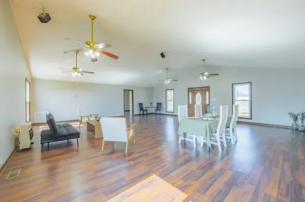 64 Flintville Rd, Flintville, TN 37335