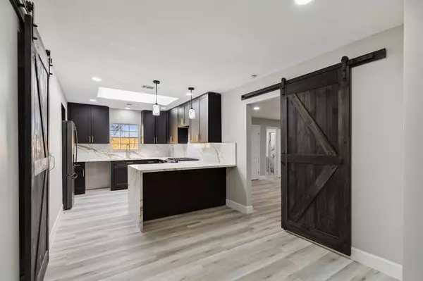 2347 Stillwood DR, Houston, TX 77080