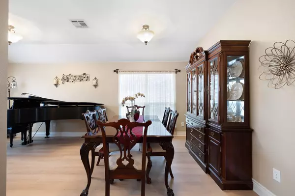 1117 Seminole Ln, Greenville, TX 75402-7731