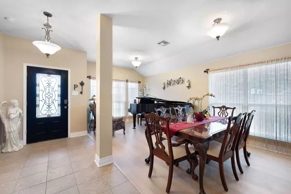 1117 Seminole Ln, Greenville, TX 75402-7731