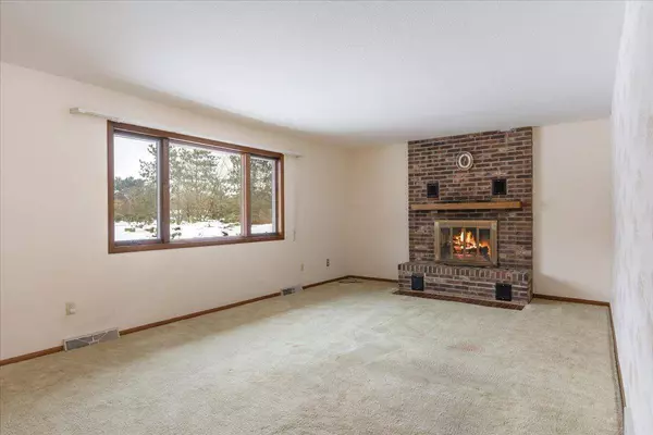 962 Wert RD, Hudson, WI 54016