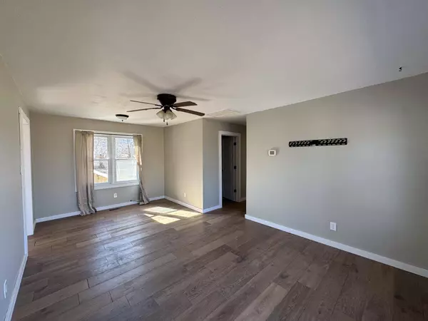 1446 W 6th Street, West Plains, MO 65775