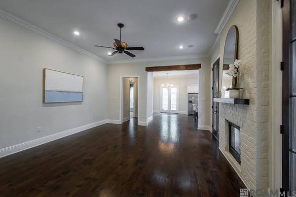 6211 Old Creek Ave, Baton Rouge, LA 70808