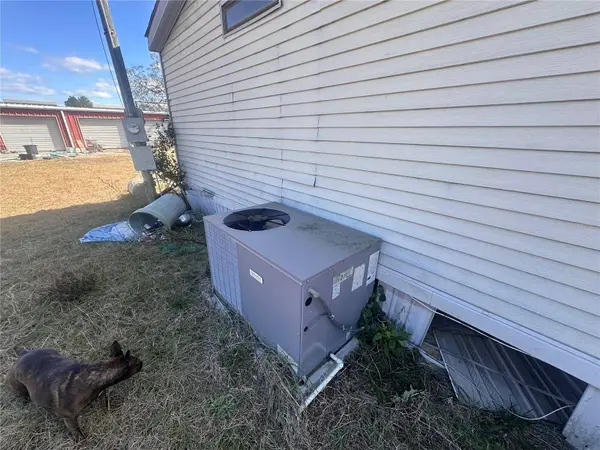 39712 E CEMETERY RD, Umatilla, FL 32784