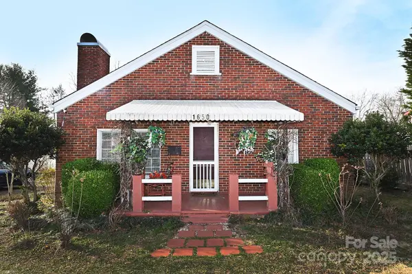 1650 10th AVE NE, Hickory, NC 28601