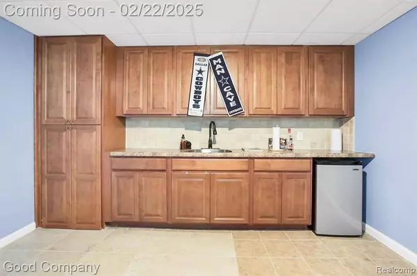 15729 TRAFALGAR Drive, Macomb, MI 48044