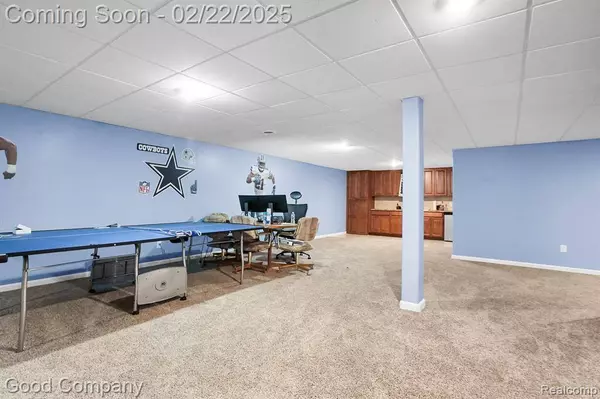 15729 TRAFALGAR Drive, Macomb, MI 48044