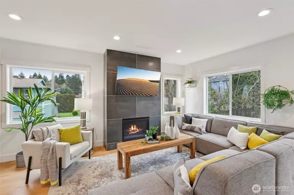 7118 18th AVE SW, Seattle, WA 98106