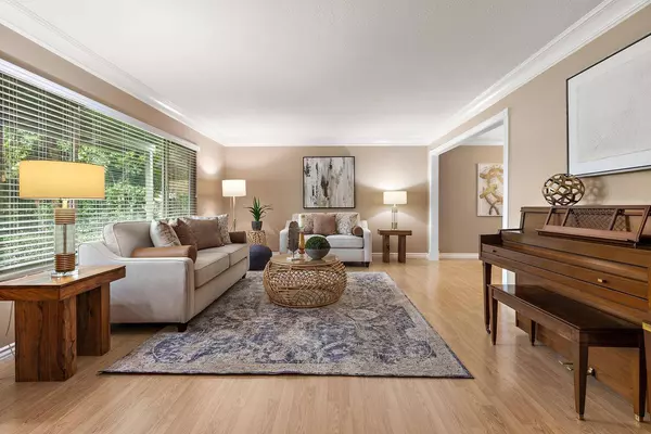 34 Greenway CIR, Sacramento, CA 95831